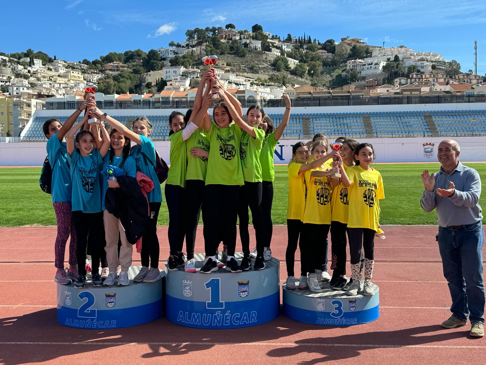 Cerca De Alumnos De Almu Car Y La Herradura Celebran La Final Del