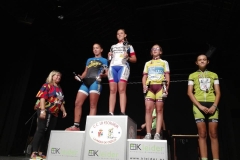 ISABEL RODRIGUEZ EN LO MÁS ALTO DEL PODIO EN CAZALLA 16