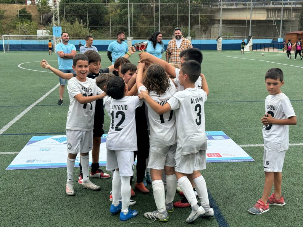 El Almuñécar City consigue el trofeo de la fase Plata del torneo de fútbol-7 en homenaje al deportista local Manuel Mingorance “Piliki” de Almuñécar