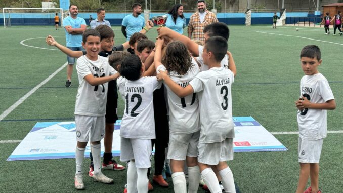 El Almuñécar City consigue el trofeo de la fase Plata del torneo de fútbol-7 en homenaje al deportista local Manuel Mingorance “Piliki” de Almuñécar