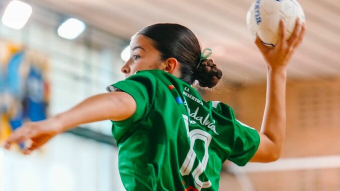 La jugadora de Almuñécar, Jimena Fernández Clavijo, se proclama campeona de España con la Selección Andaluza Infantil Femenina de Balonmano