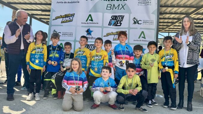 Almuñécar reúne a un centenar de pilotos en la Copa Andalucía BMX 2025