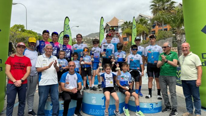 Éxito de participación en el XXXIII Memorial David González de Almuñécar con cerca de 150 ciclistas FOTO 1 Éxito de participación en el XXXIII Memorial David González de Almuñécar con cerca de 150 ciclistas FOTO 1