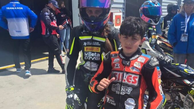 Los hermanos de La Herradura, Juan y Ángela Puertas, debutan con éxito en la Copa de España de MiniVelocidad 2025 en MotorLand Aragón Los hermanos de La Herradura, Juan y Ángela Puertas, debutan con éxito en la Copa de España de MiniVelocidad 2025 en MotorLand Aragón