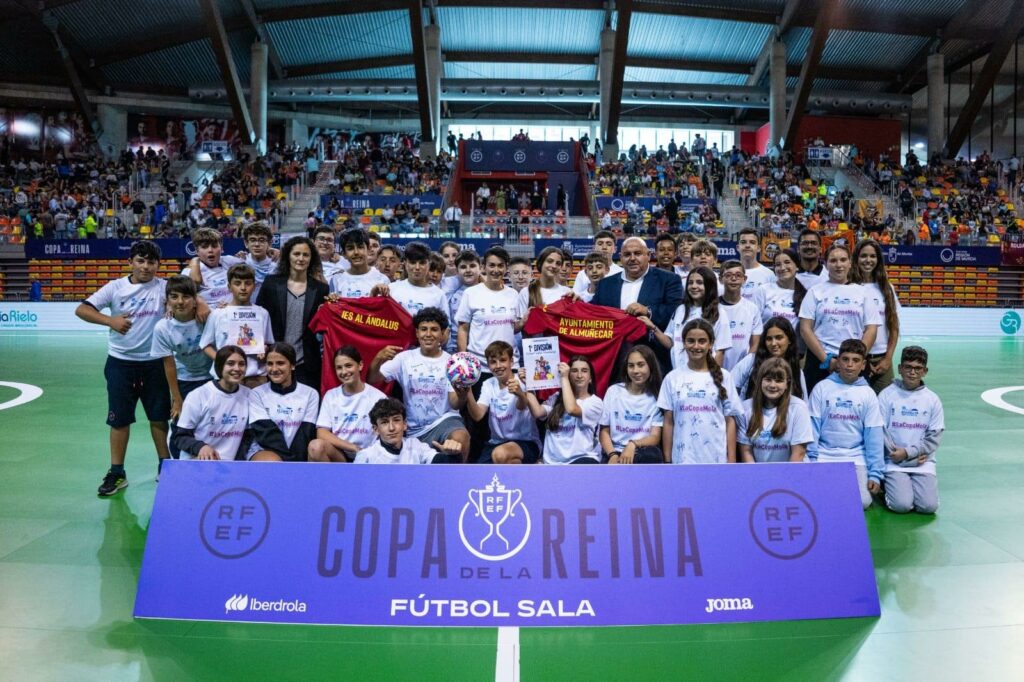 Alumnado de Almuñécar en la Copa de la Reina de Fútbol Sala