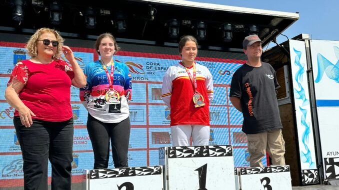 Doblete de plata para la rider de Almuñécar Yurena Aguilar en la Copa de España de BMX Bahía de Mazarrón