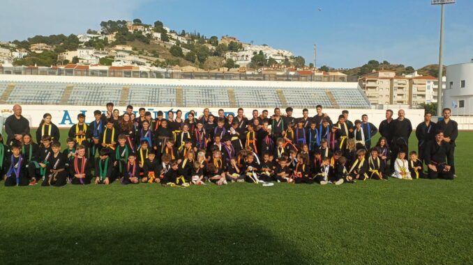 Un centenar de alumnos y alumnas clausuran una temporada “excelente” de la Escuela Municipal de Kenpo de Almuñécar Un centenar de alumnos y alumnas clausuran una temporada “excelente” de la Escuela Municipal de Kenpo de Almuñécar