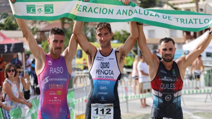 Podio absoluto masc. VIII Triatlón Cros Urbano Nazarí de Almuñécar Podio absoluto masc. VIII Triatlón Cros Urbano Nazarí de Almuñécar