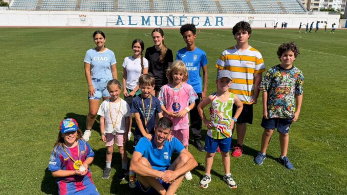 Alumnado de la Escuela Municipal Atletismo Almuñécar 2026