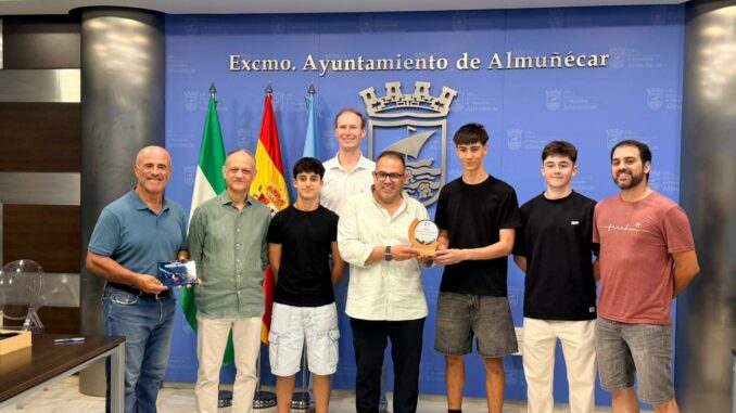 El Ayuntamiento de Almuñécar homenajea al Club Tenis de Mesa tras hacer historia con su ascenso a Primera Nacional